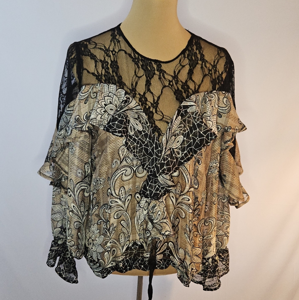Faust Women's Lace Blouse in Black and Cream - M